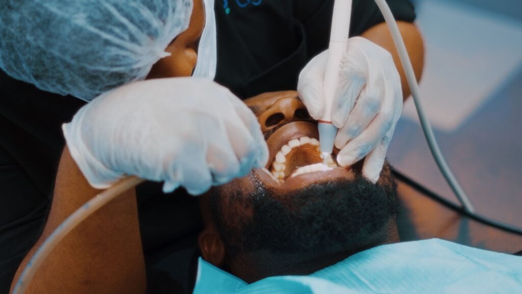 dentist mouth cleaning